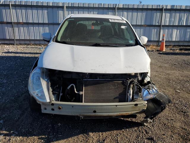 Nissan Versa S Image 9