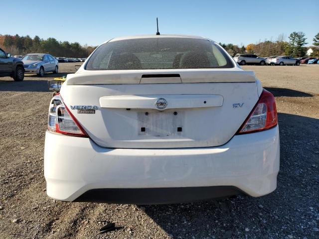 Nissan Versa S Image 6