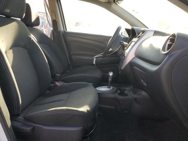 Nissan Versa S Image 3