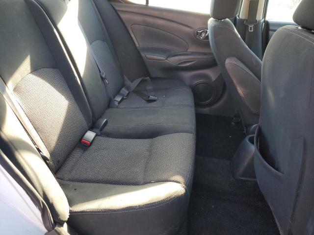 Nissan Versa S Image 7