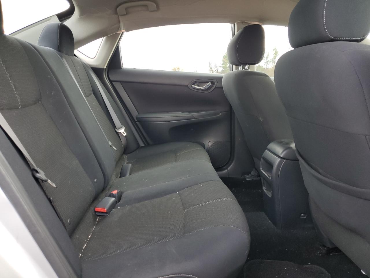 Nissan Sentra S Image 7