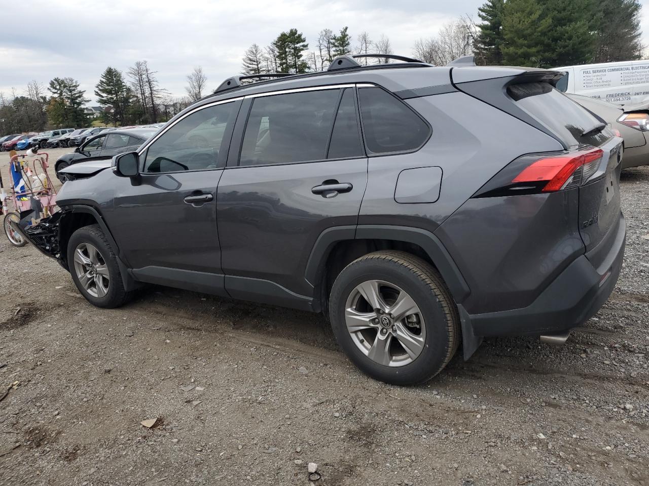 Toyota RAV4 Xle Image 2