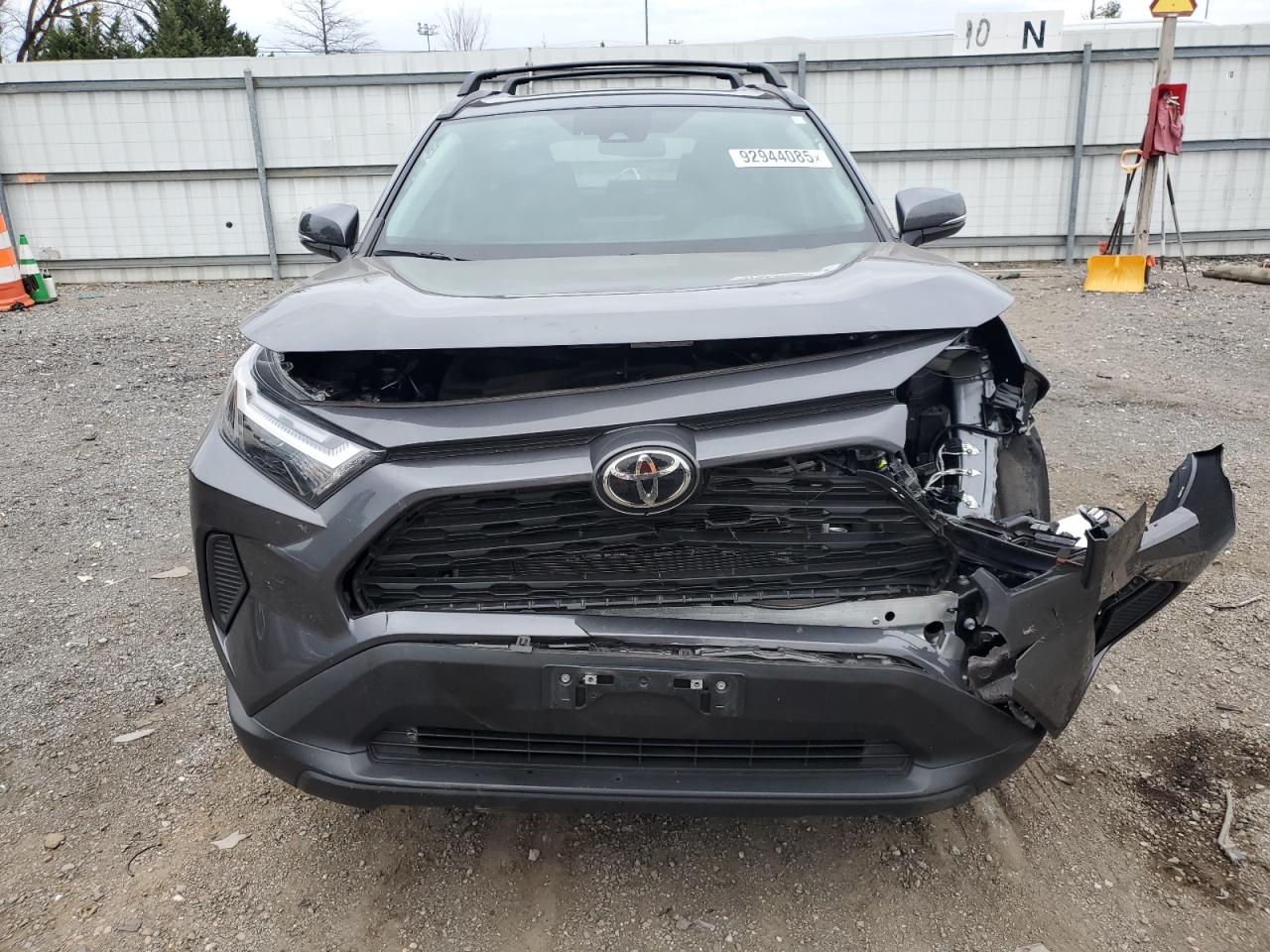 Toyota RAV4 Xle Image 10