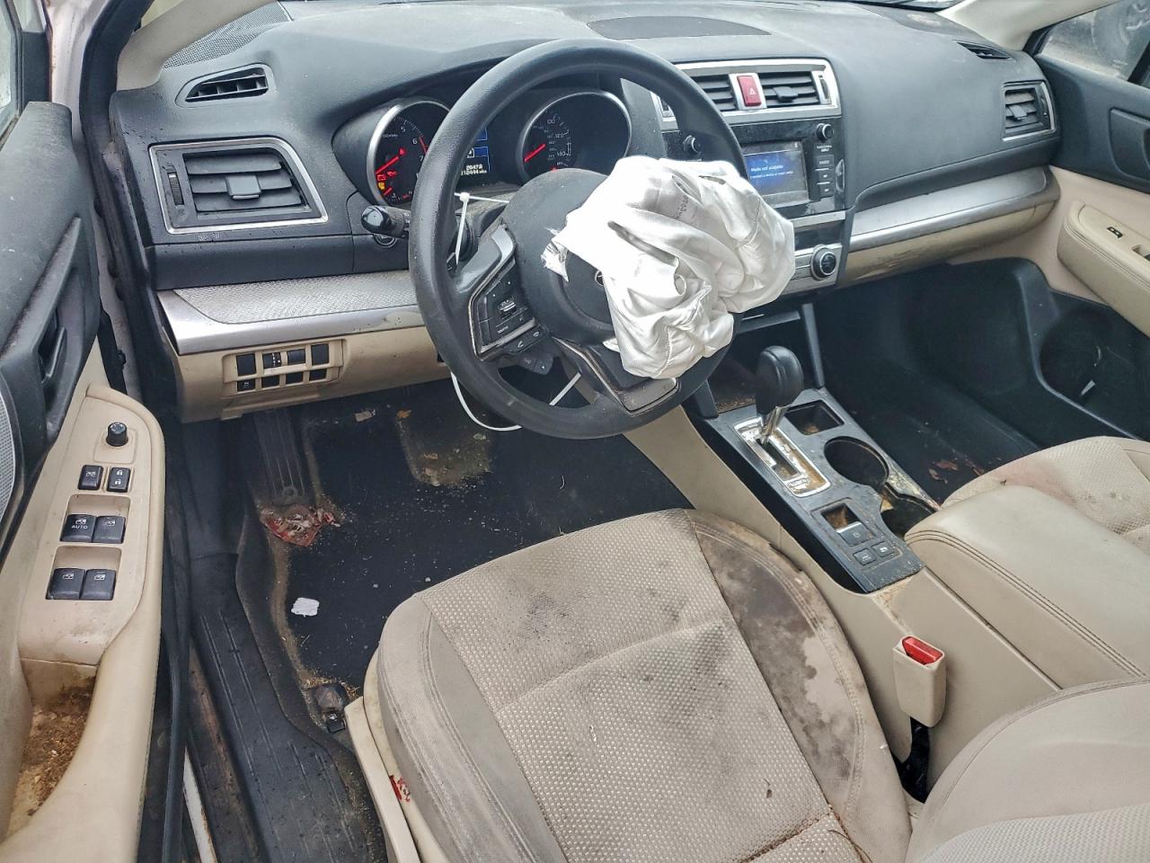 Subaru Outback 2.5i Image 12