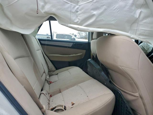 Subaru Outback 2.5i Image 9