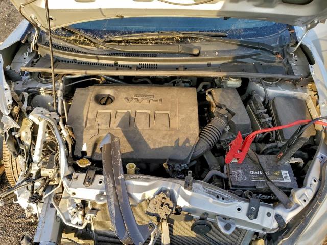 Toyota Corolla L Image 10