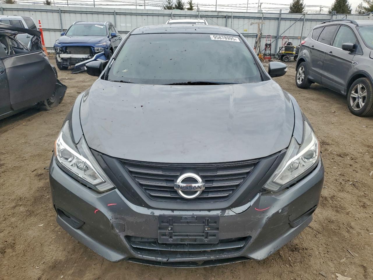 Nissan Altima 2.5 Image 10