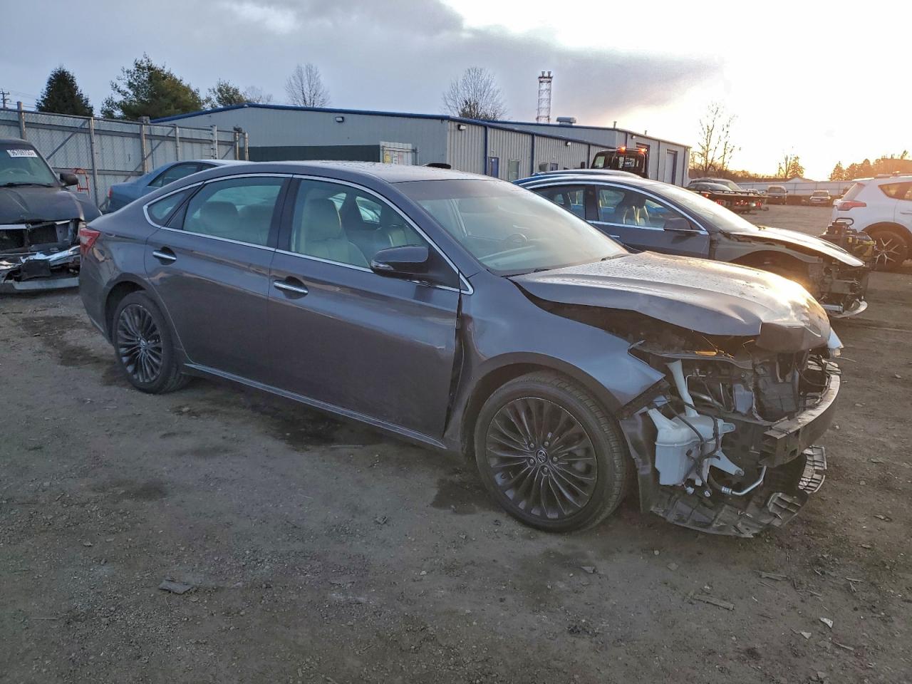 Toyota Avalon Xle Image 2