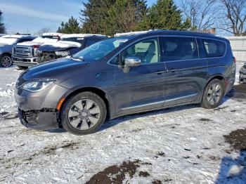  Salvage Chrysler Pacifica