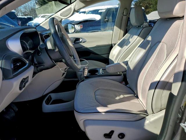 Chrysler Pacifica Hybrid Limited Image 10