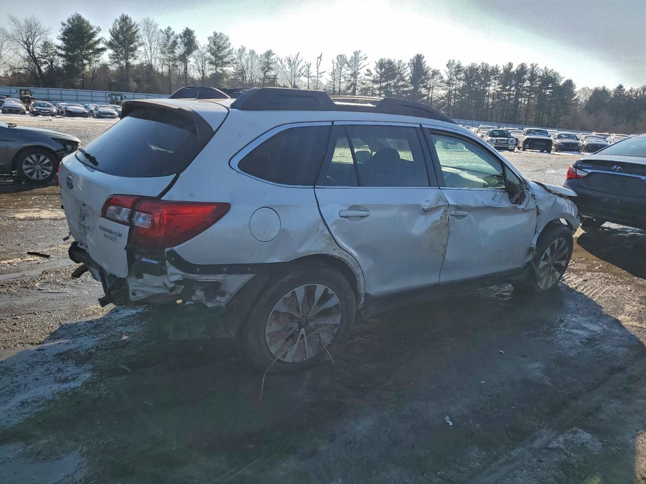 Subaru Outback 2.5i Limited Image 2