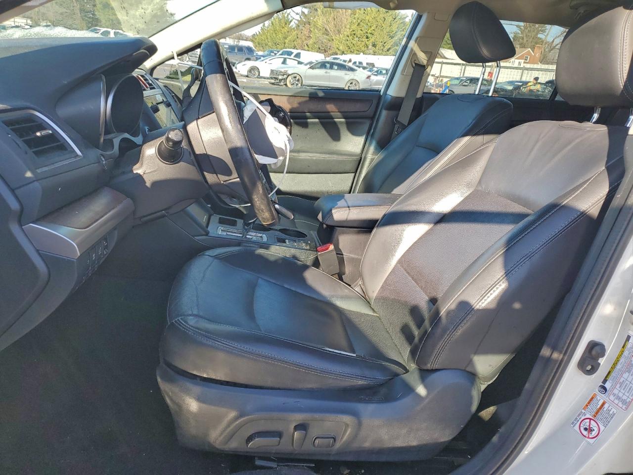 Subaru Outback 2.5i Limited Image 5