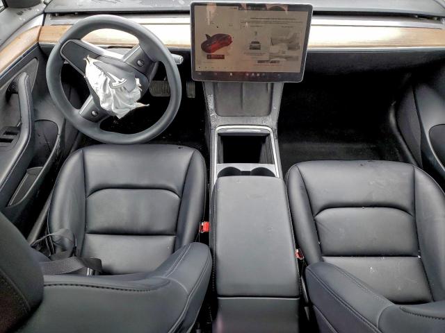 Tesla Model 3 Image 9