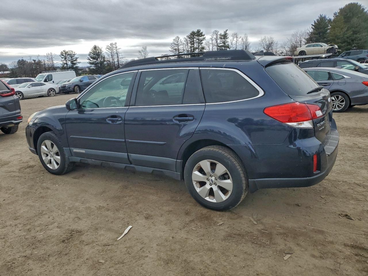 Subaru Outback 2.5i Limited Image 2
