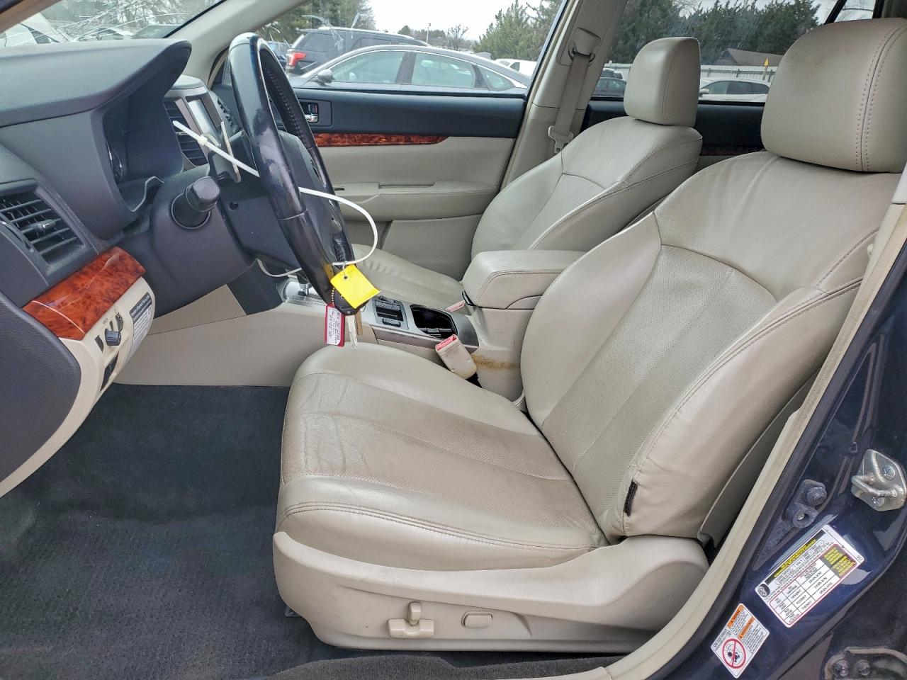 Subaru Outback 2.5i Limited Image 10