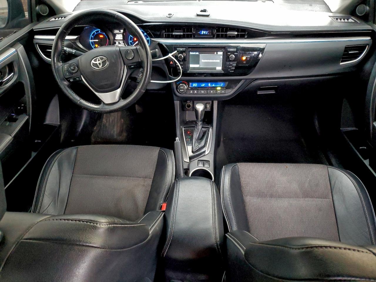 Toyota Corolla L Image 12