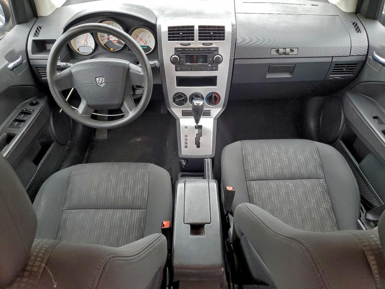 Dodge Caliber Image 10