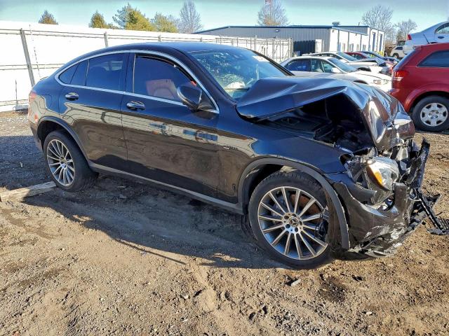Mercedes-Benz GLC 300 4matic Image 8