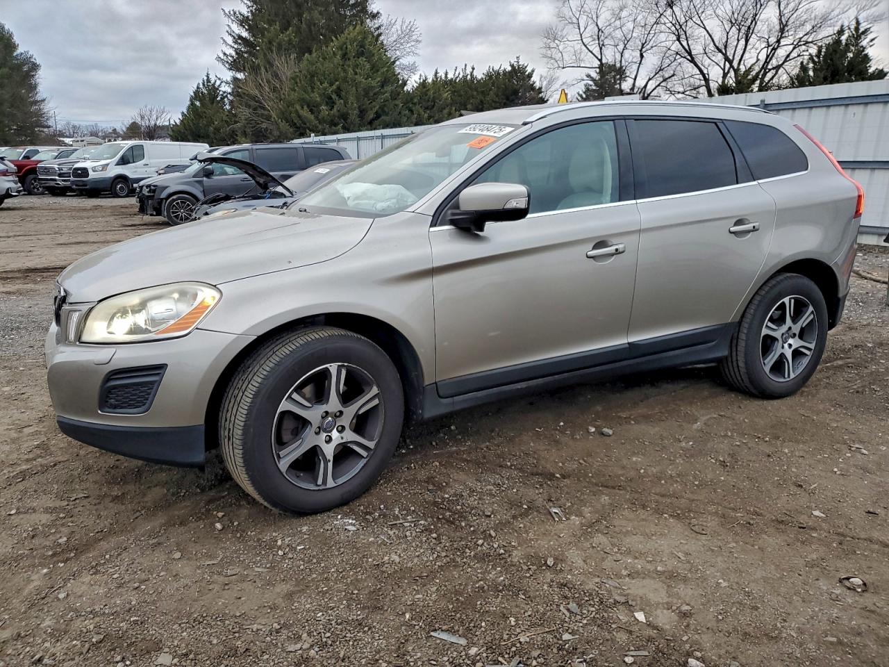 Volvo XC60 T6 Image 1