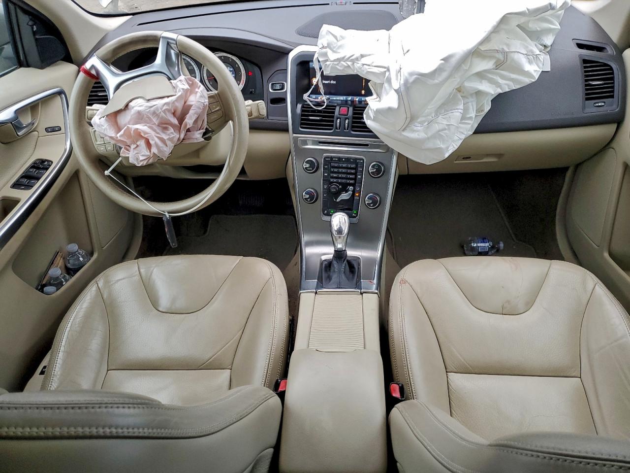 Volvo XC60 T6 Image 3