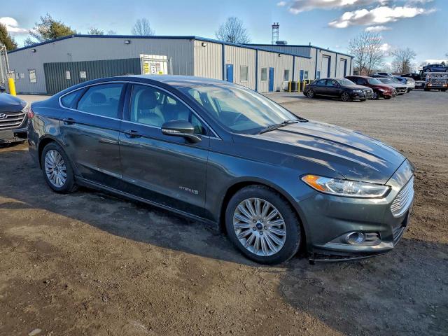 Ford Fusion Se Hybrid Image 2