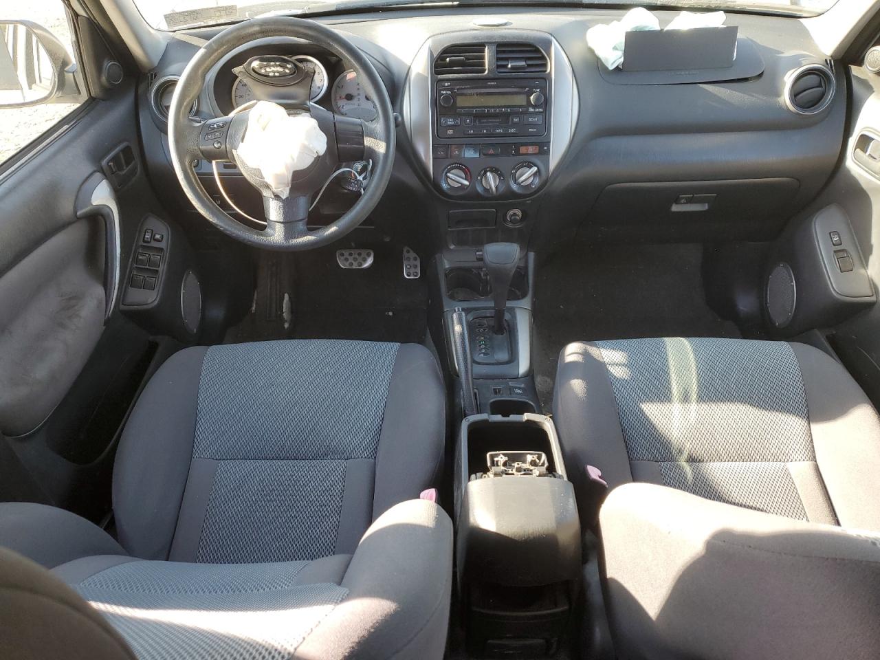 Toyota RAV4 Image 13