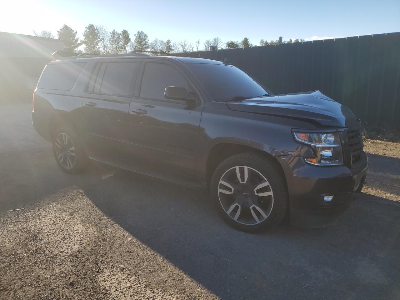 Chevrolet Suburban K1500 Premier Image 3