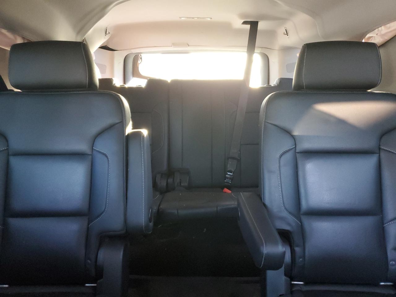 Chevrolet Suburban K1500 Premier Image 2