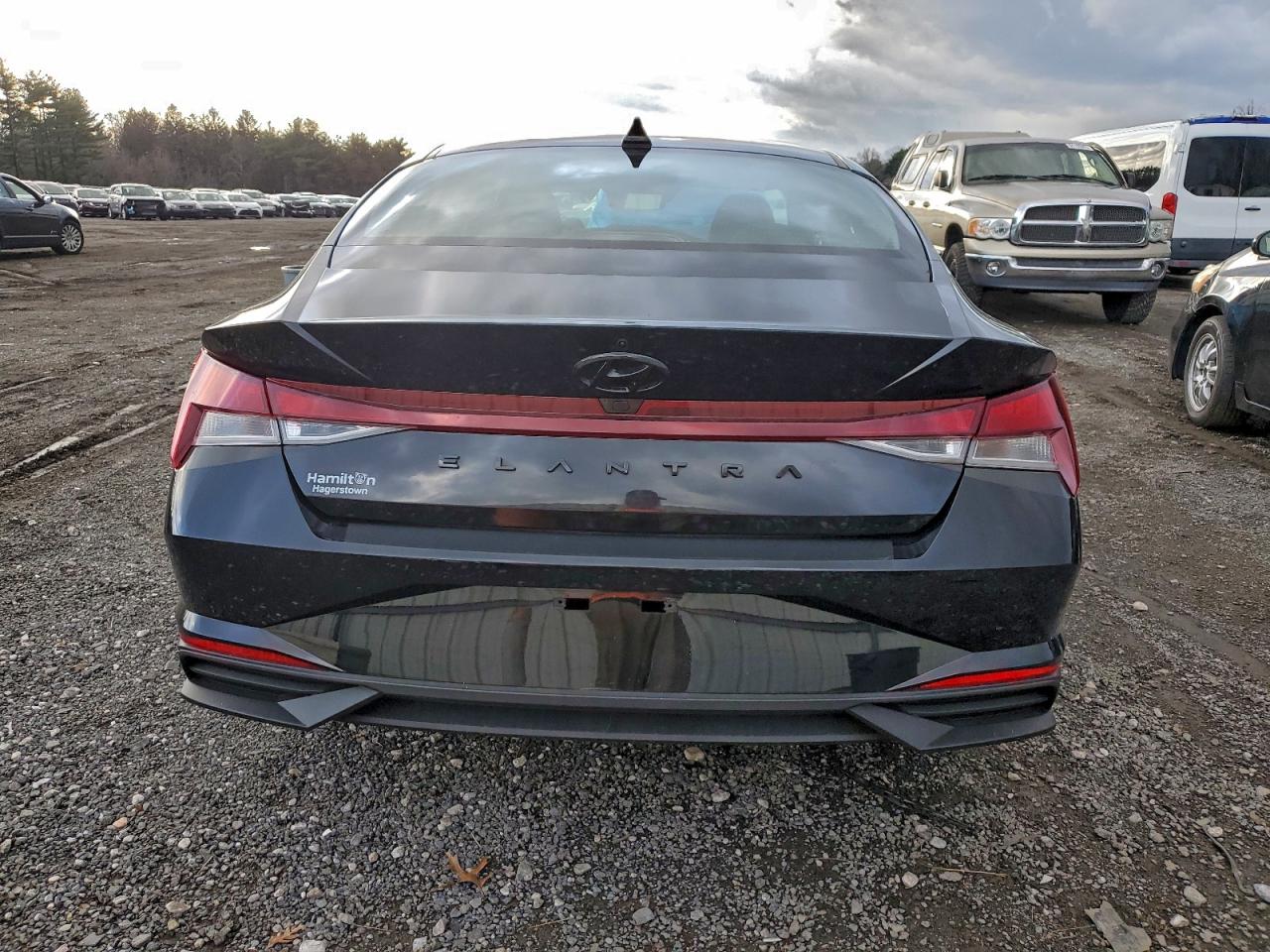 Hyundai ELANTRA Sel Image 5
