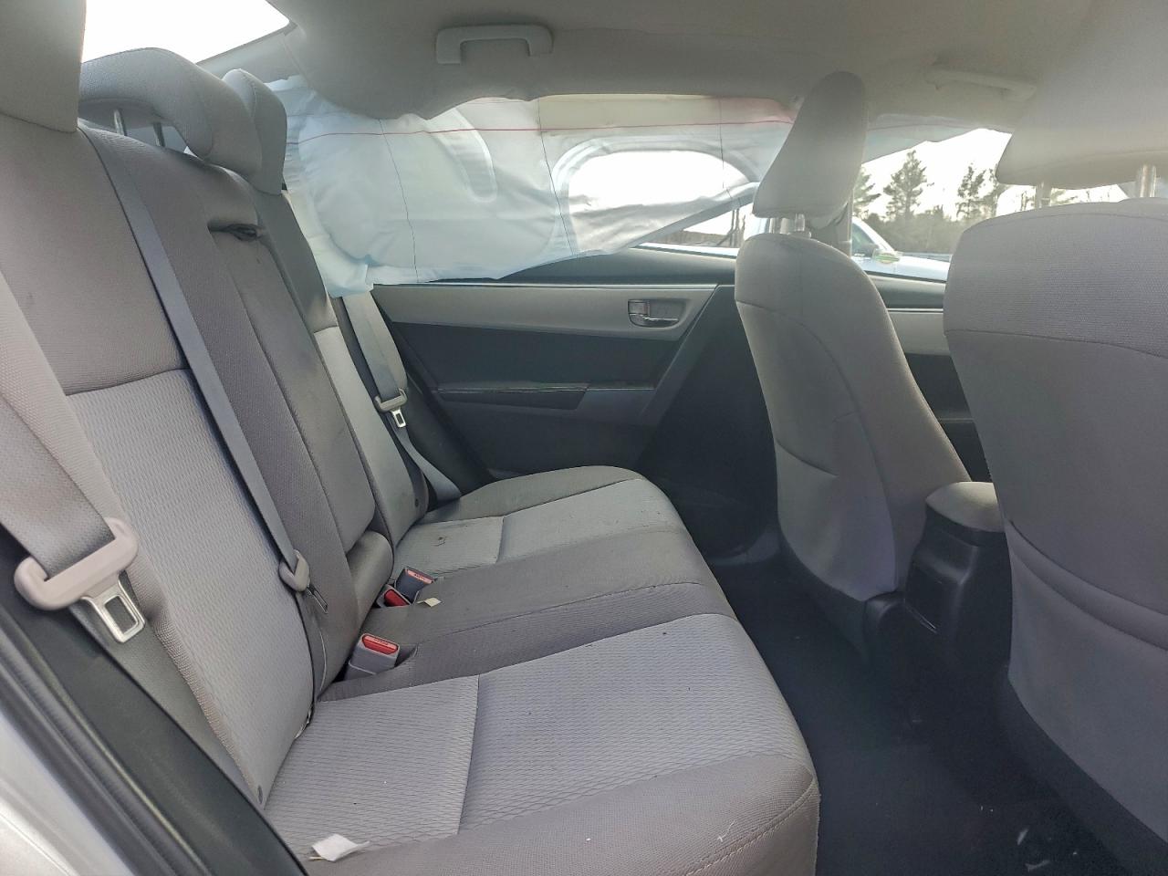 Toyota Corolla L Image 11