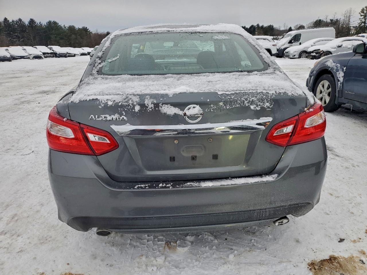 Nissan Altima 2.5 Image 3