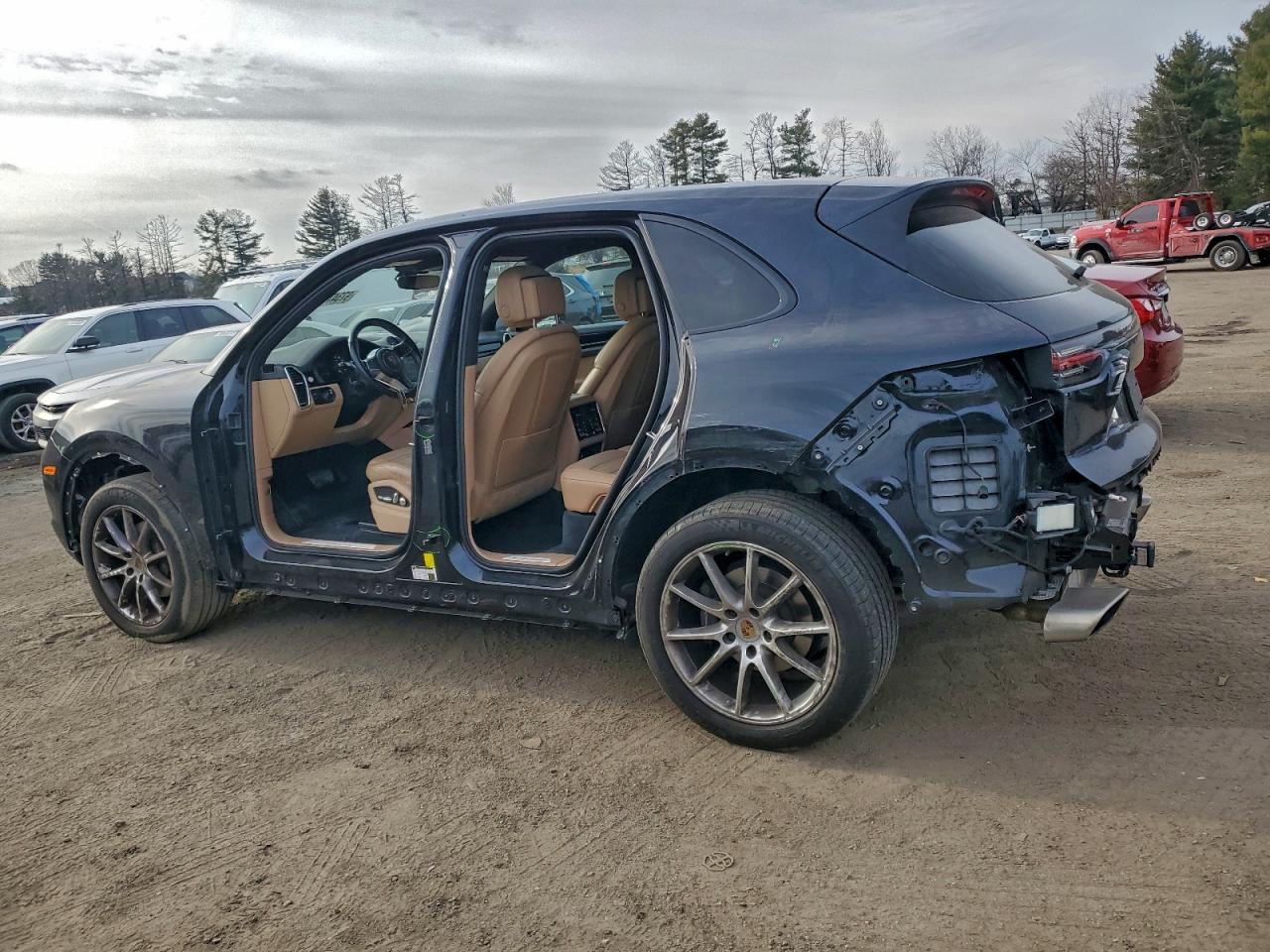 Porsche Cayenne Image 3