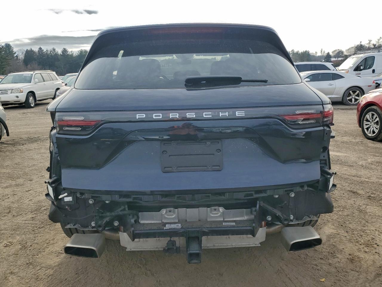 Porsche Cayenne Image 5