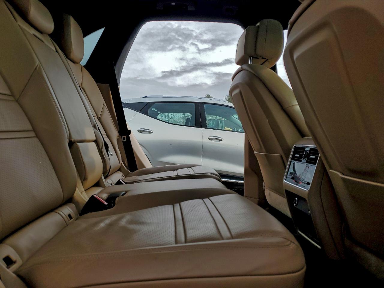 Porsche Cayenne Image 13