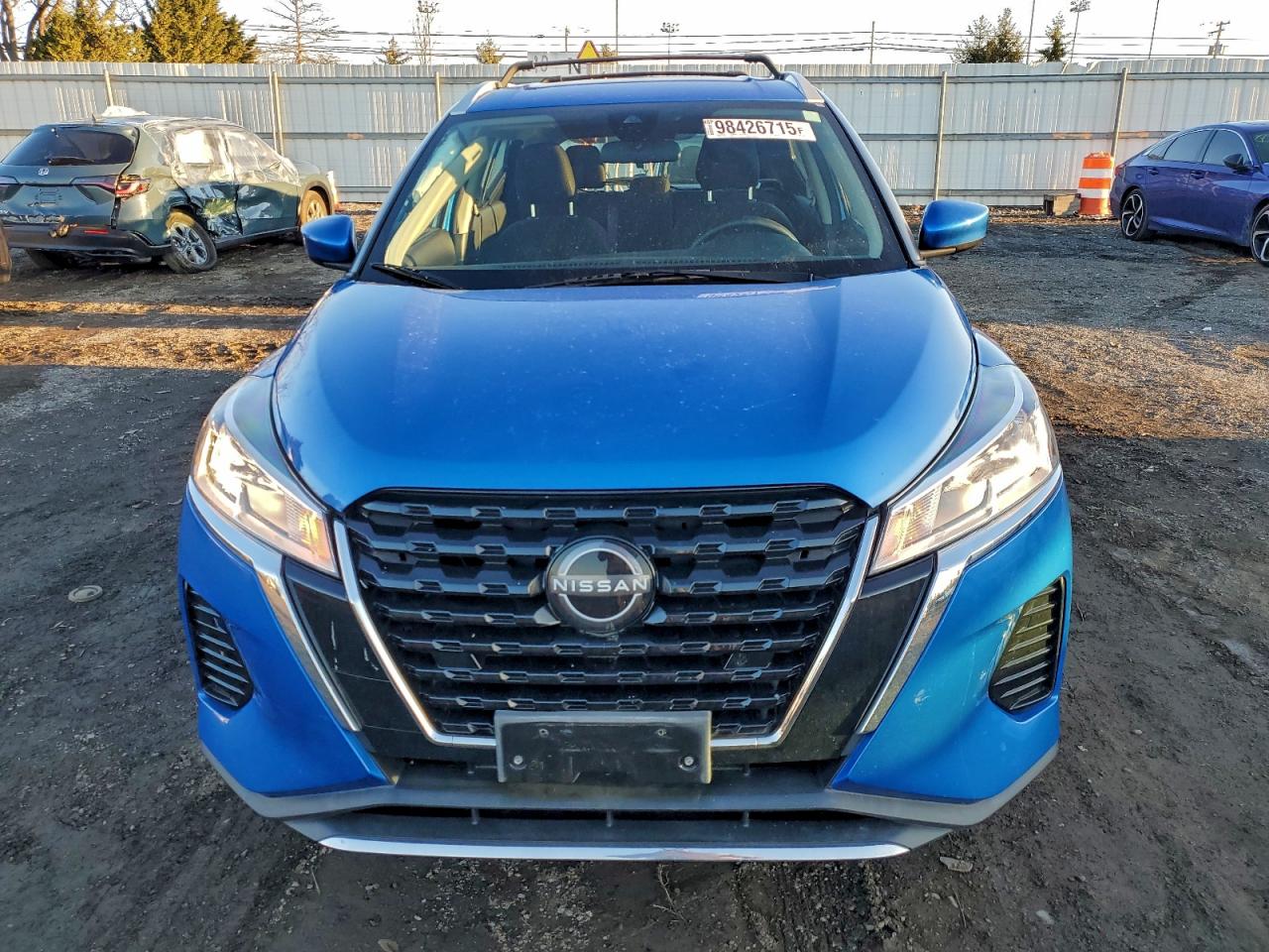 Nissan Kicks Sv Image 10