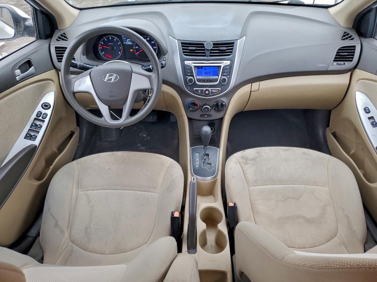 Hyundai ACCENT Gls Image 6