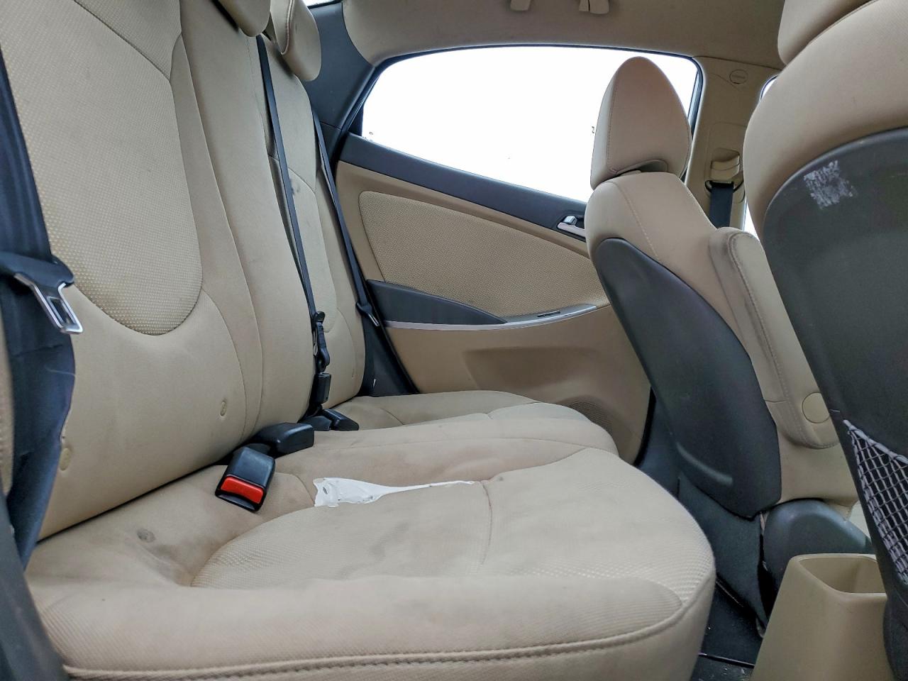 Hyundai ACCENT Gls Image 11