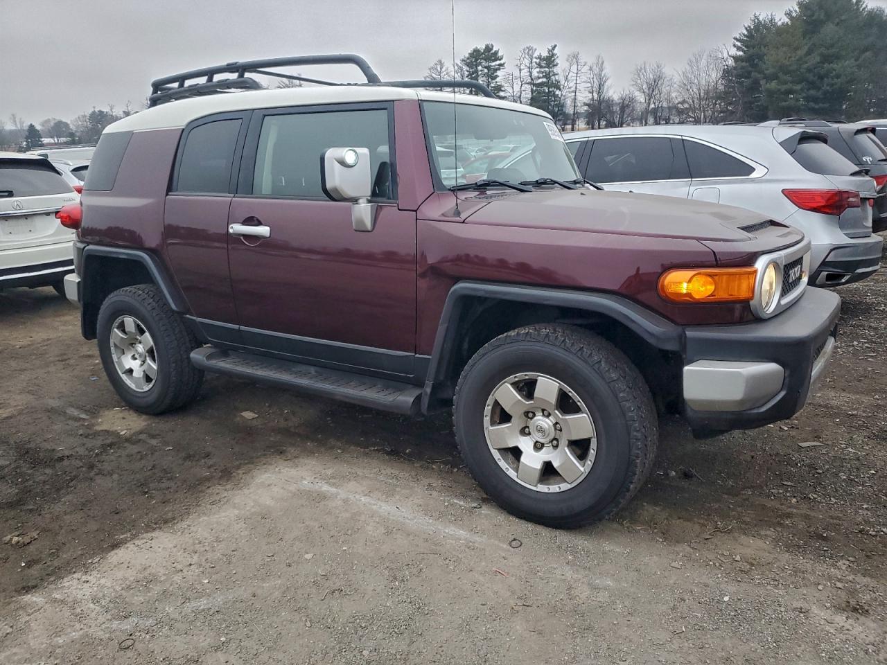 Toyota FJ Cruiser Image 2