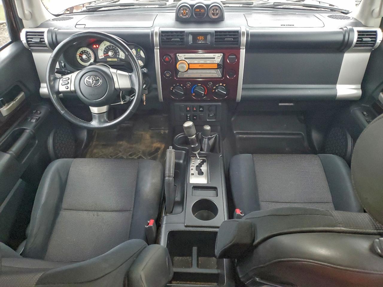 Toyota FJ Cruiser Image 8