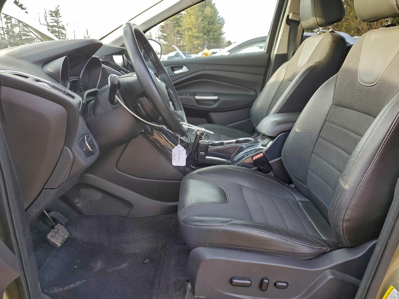 Ford Escape Titanium Image 11