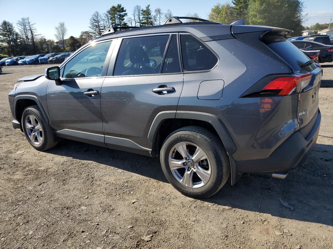 Toyota RAV4 Xle Image 5