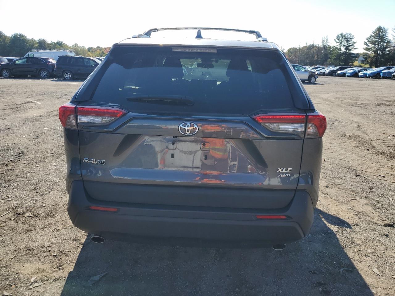 Toyota RAV4 Xle Image 12