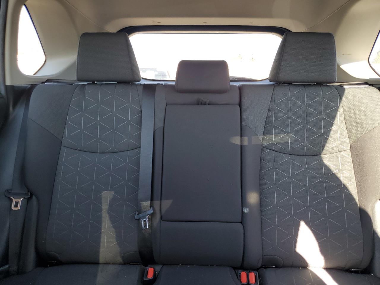 Toyota RAV4 Xle Image 4