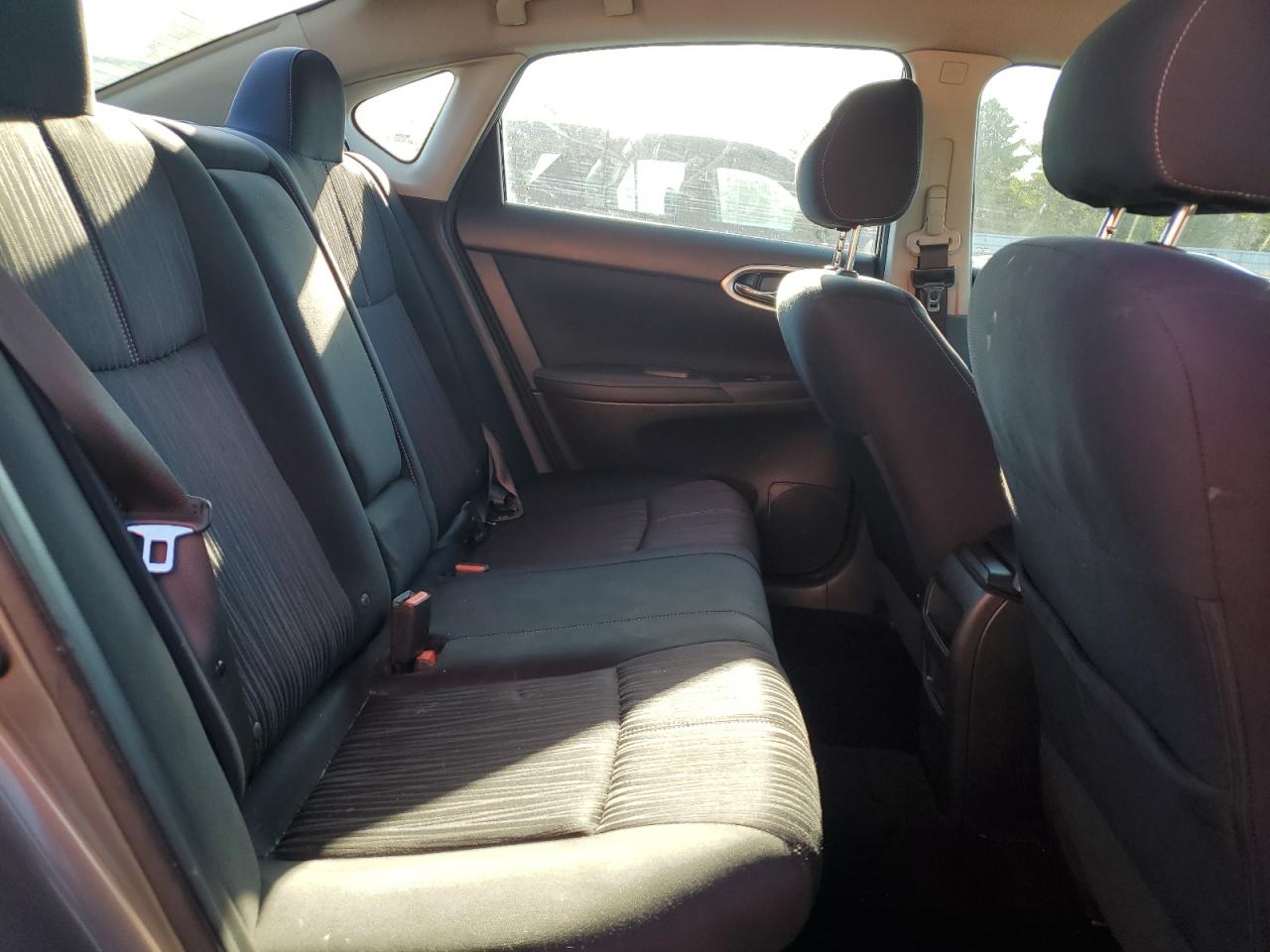 Nissan Sentra S Image 11