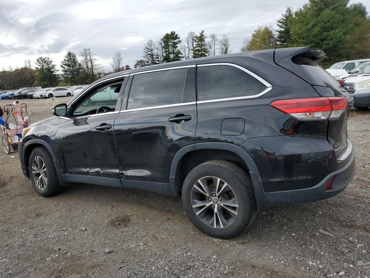 Toyota Highlander Le Image 4