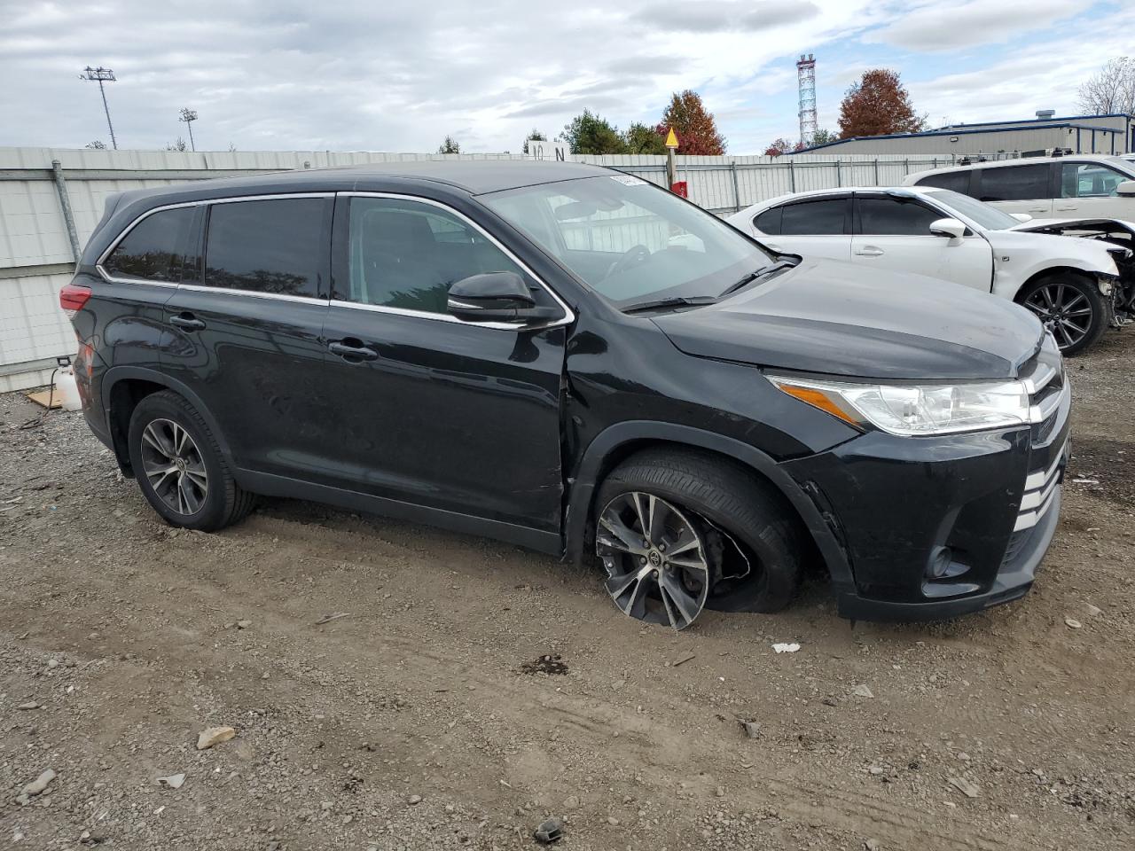 Toyota Highlander Le Image 7