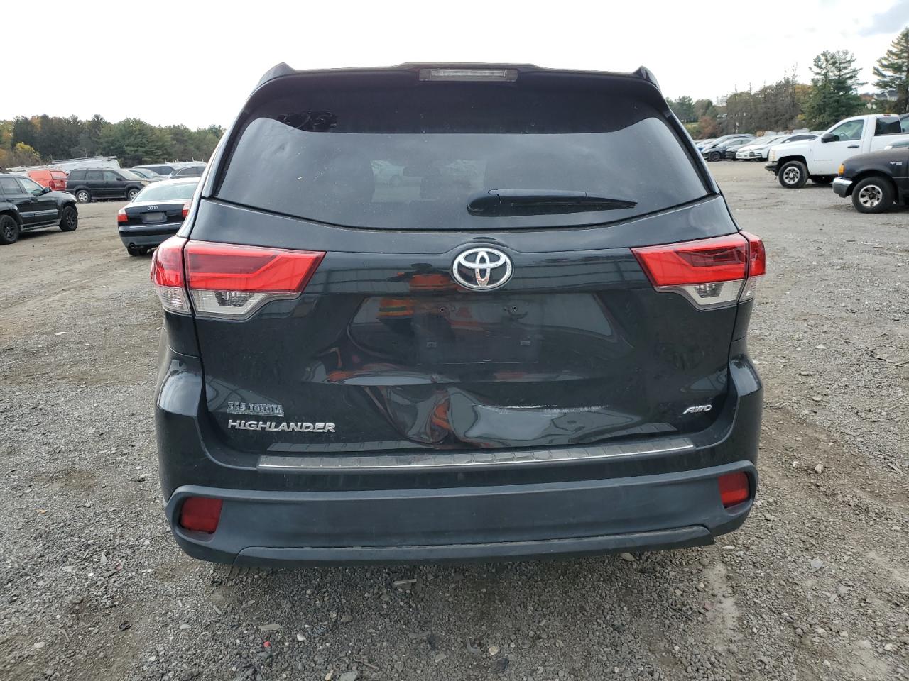 Toyota Highlander Le Image 8