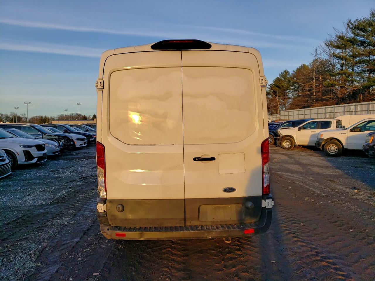 Ford Transit T-250 Image 2