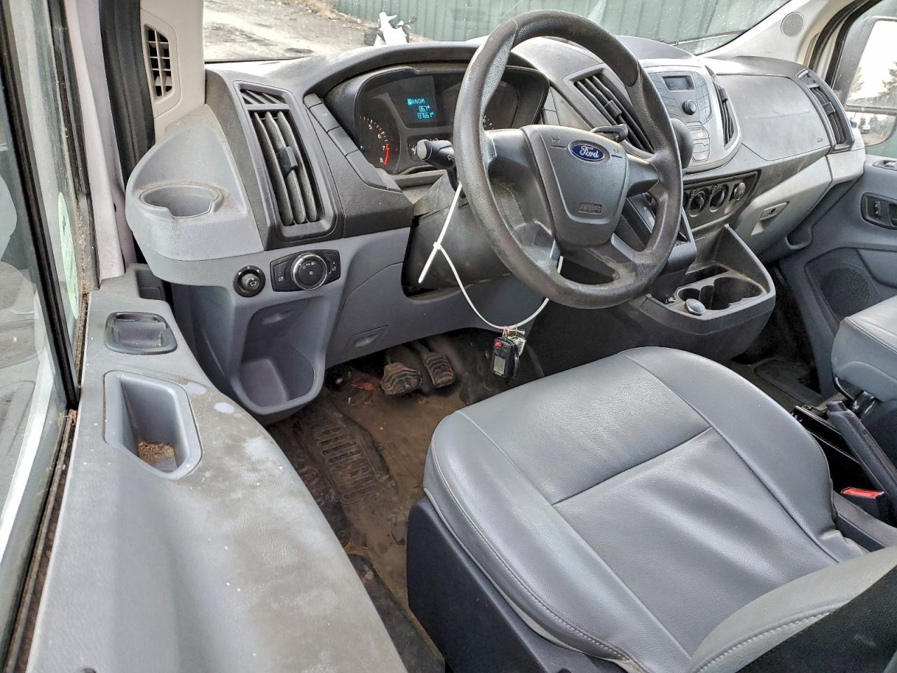 Ford Transit T-250 Image 10