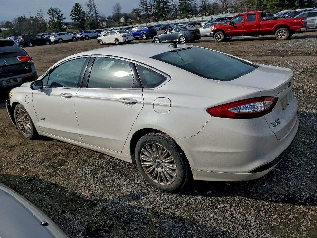 Ford Fusion Se Phev Image 4